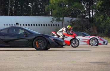 McLaren P1 vs Porsche 918 Spyder vs Ducati 1199 Superleggera drag race