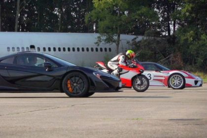 McLaren P1 vs Porsche 918 Spyder vs Ducati 1199 Superleggera drag race